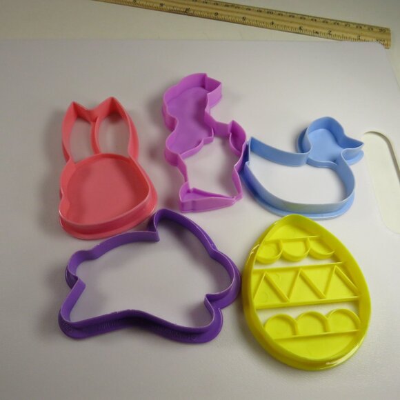 Cookie Cutters for Easter & Spring plastic Easter Rabbit Bunny, Egg, Duck - Picture 2 of 9